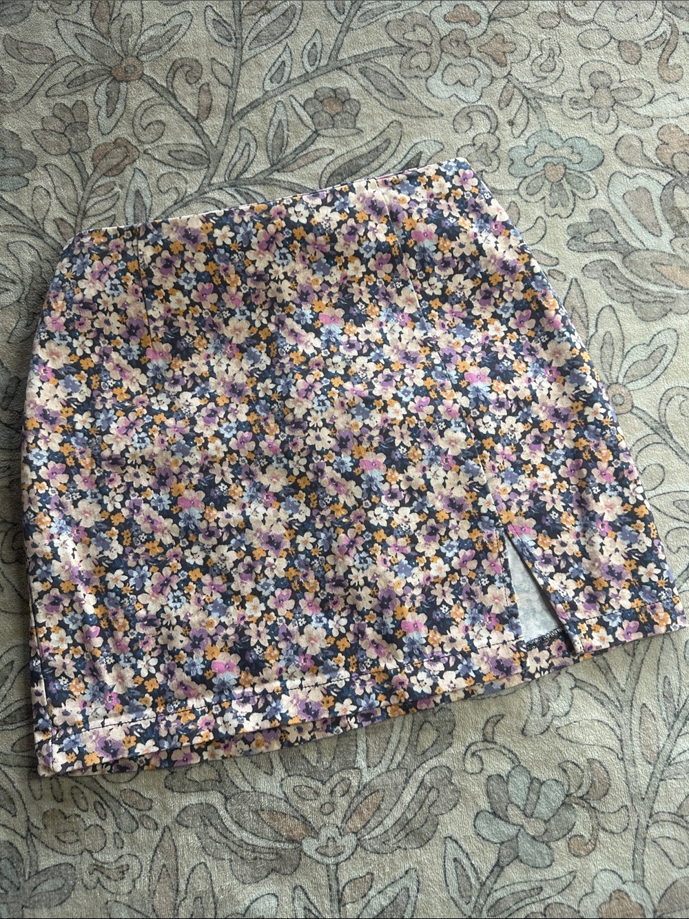 Wild fable size 4 purple orange Mini Skirt in Navy with Pink & Yellow